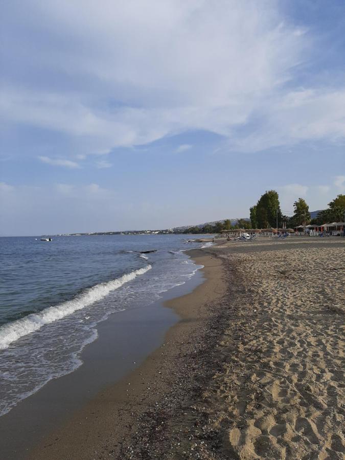 Cozy Flat In Nea Makri Leilighet Eksteriør bilde