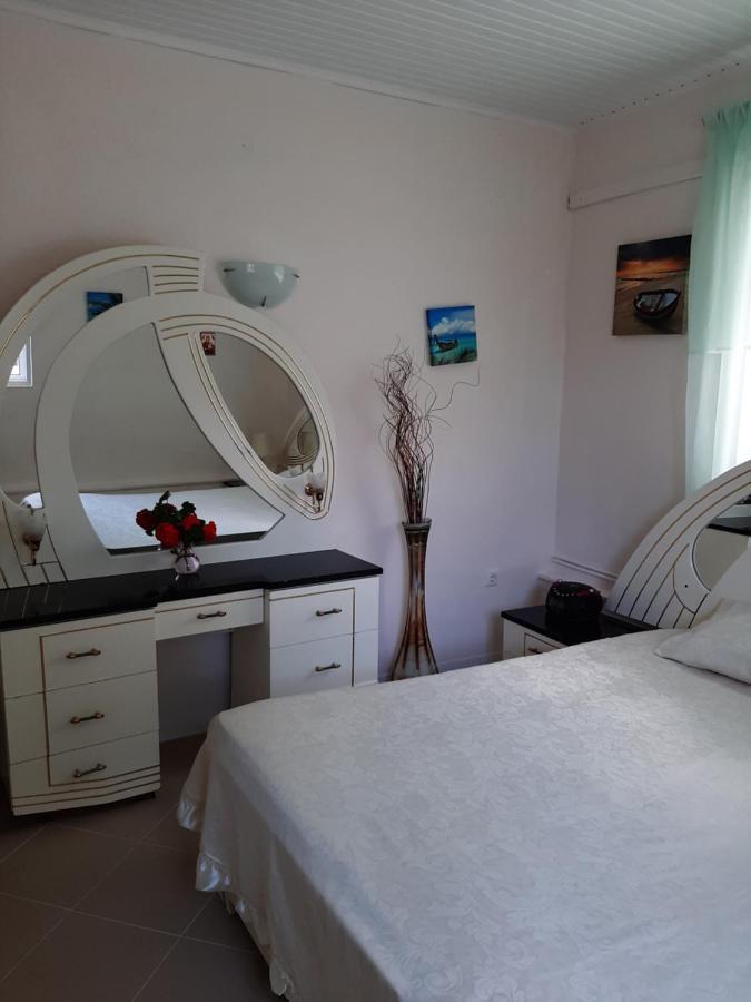 Cozy Flat In Nea Makri Leilighet Eksteriør bilde
