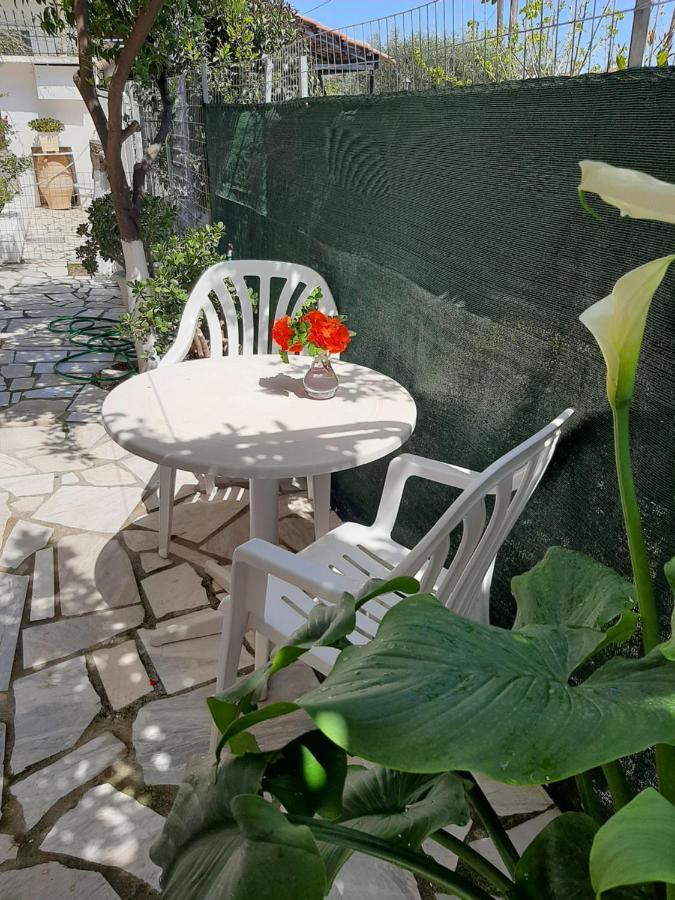 Cozy Flat In Nea Makri Leilighet Eksteriør bilde